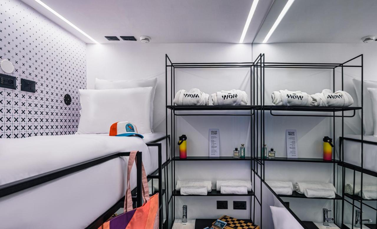 Wom Beach Pod Hotel - A Member Of Brown Hotels Tel Aviv Exteriör bild