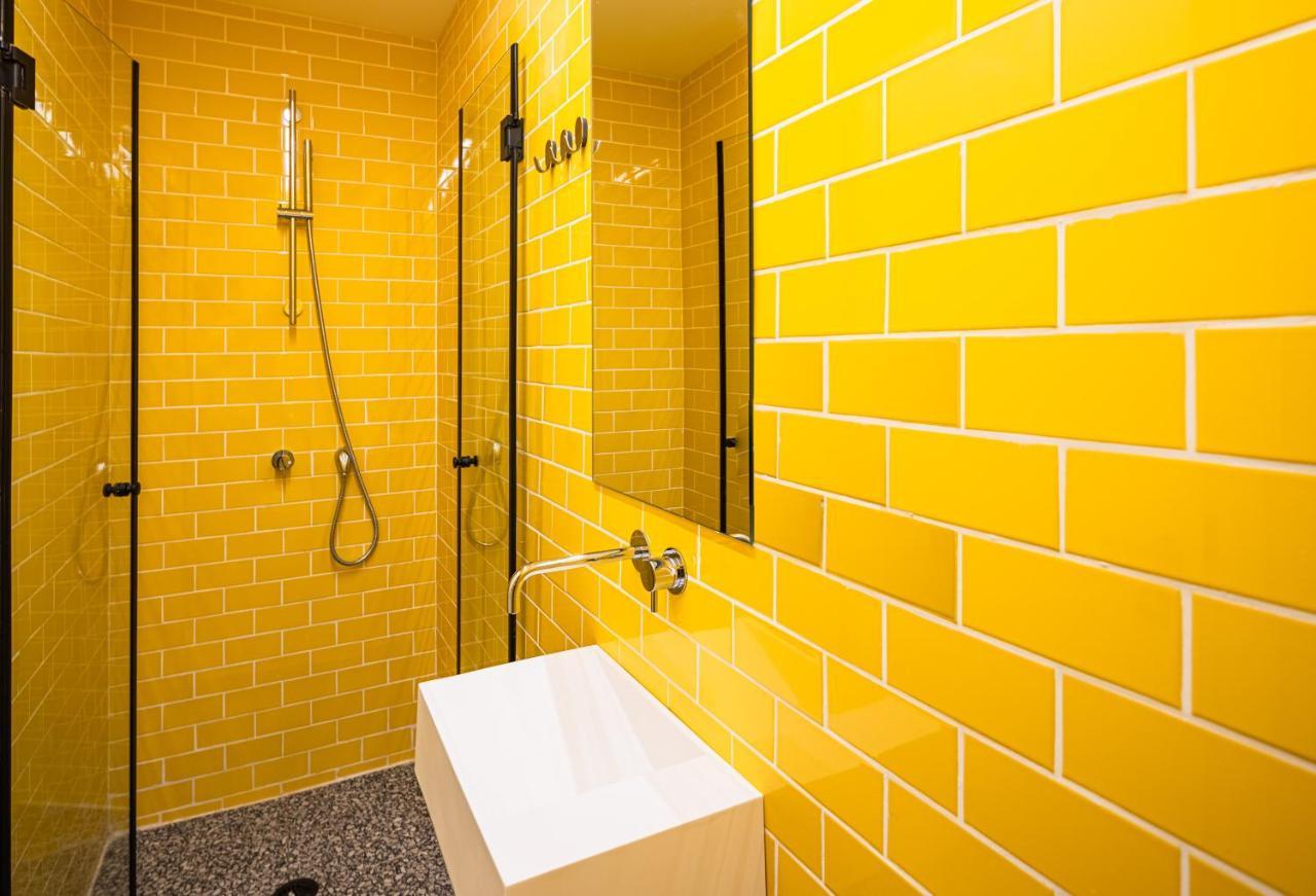 Wom Beach Pod Hotel - A Member Of Brown Hotels Tel Aviv Exteriör bild