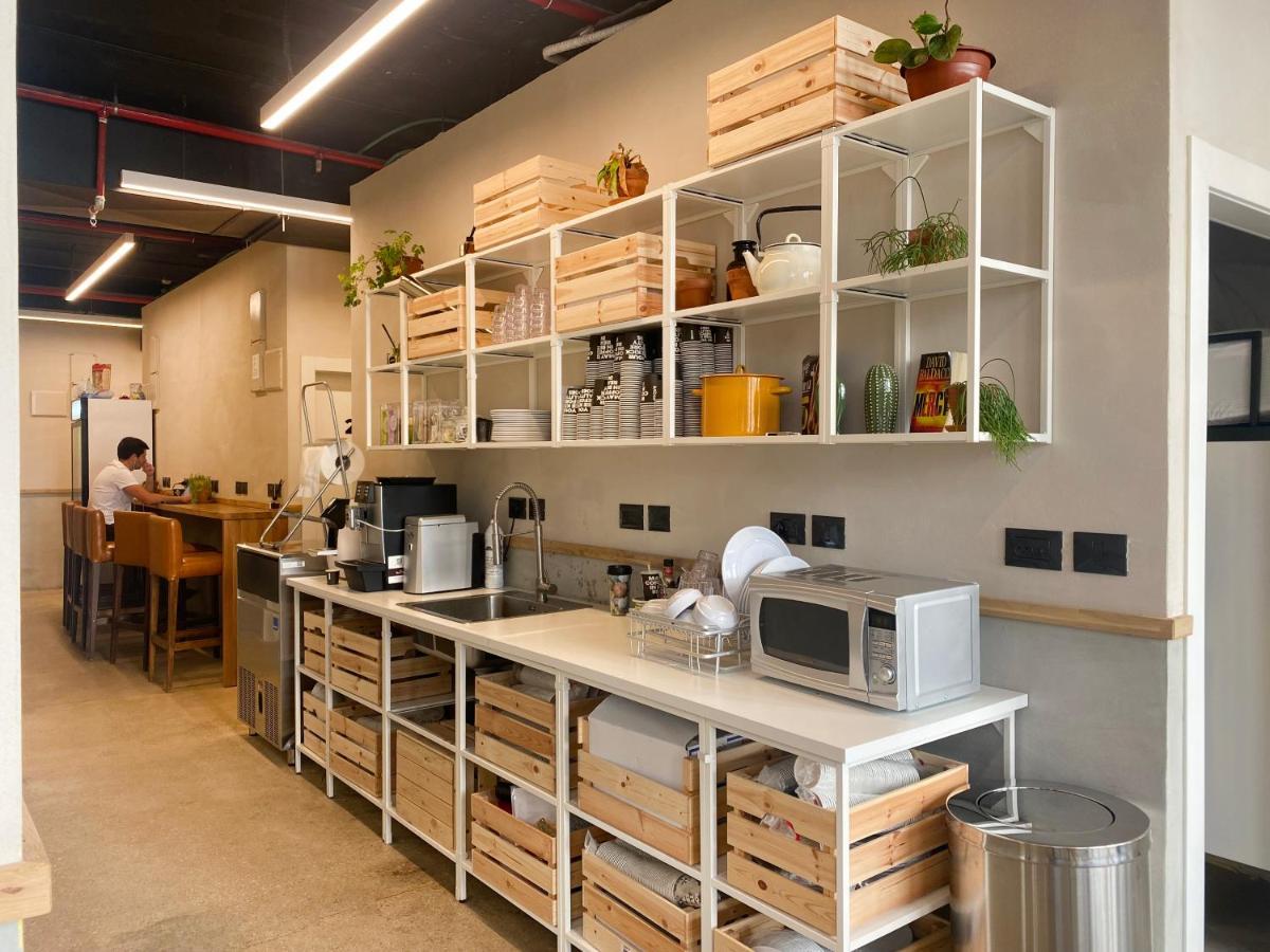 Wom Beach Pod Hotel - A Member Of Brown Hotels Tel Aviv Exteriör bild