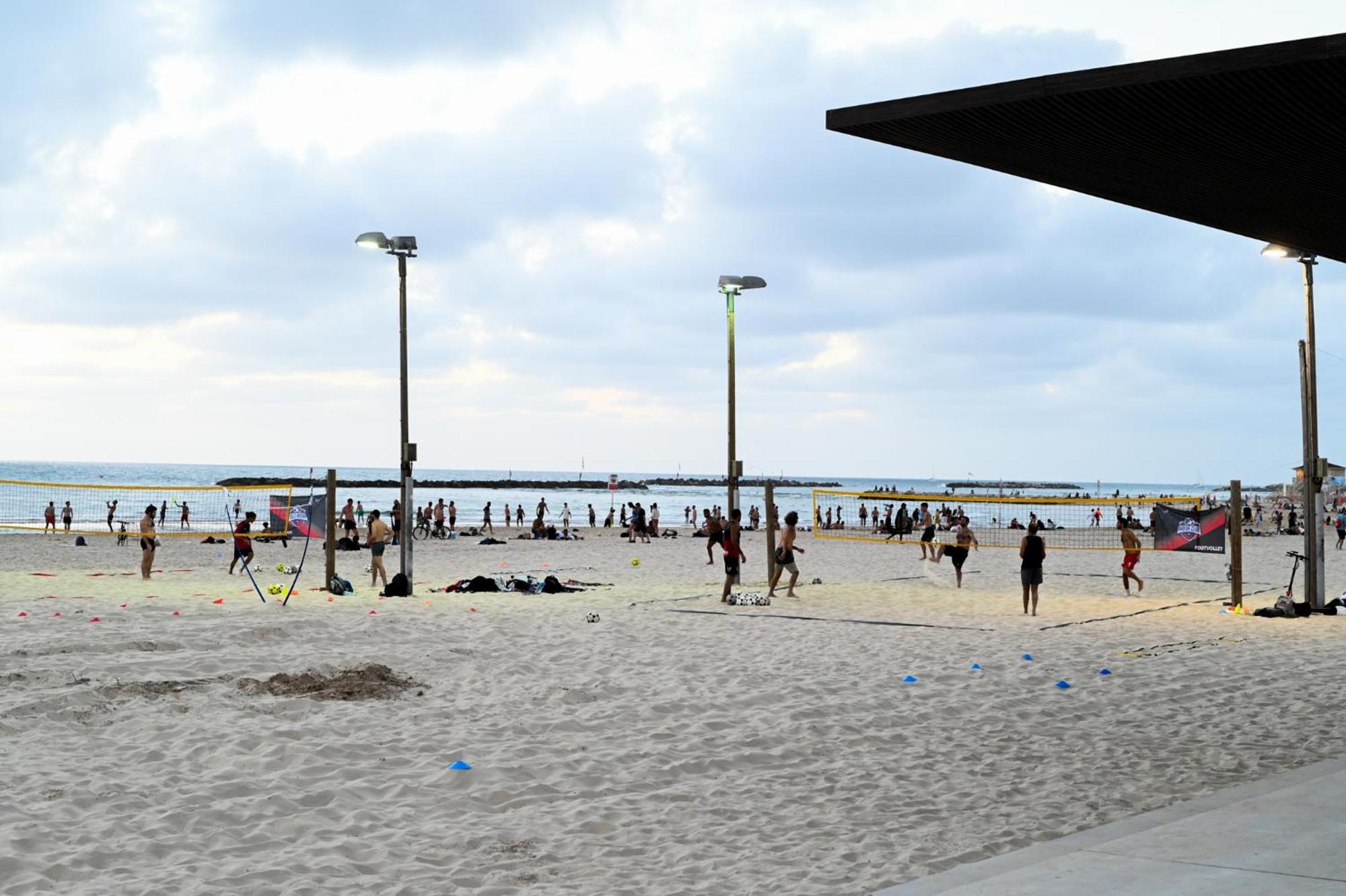 Wom Beach Pod Hotel - A Member Of Brown Hotels Tel Aviv Exteriör bild
