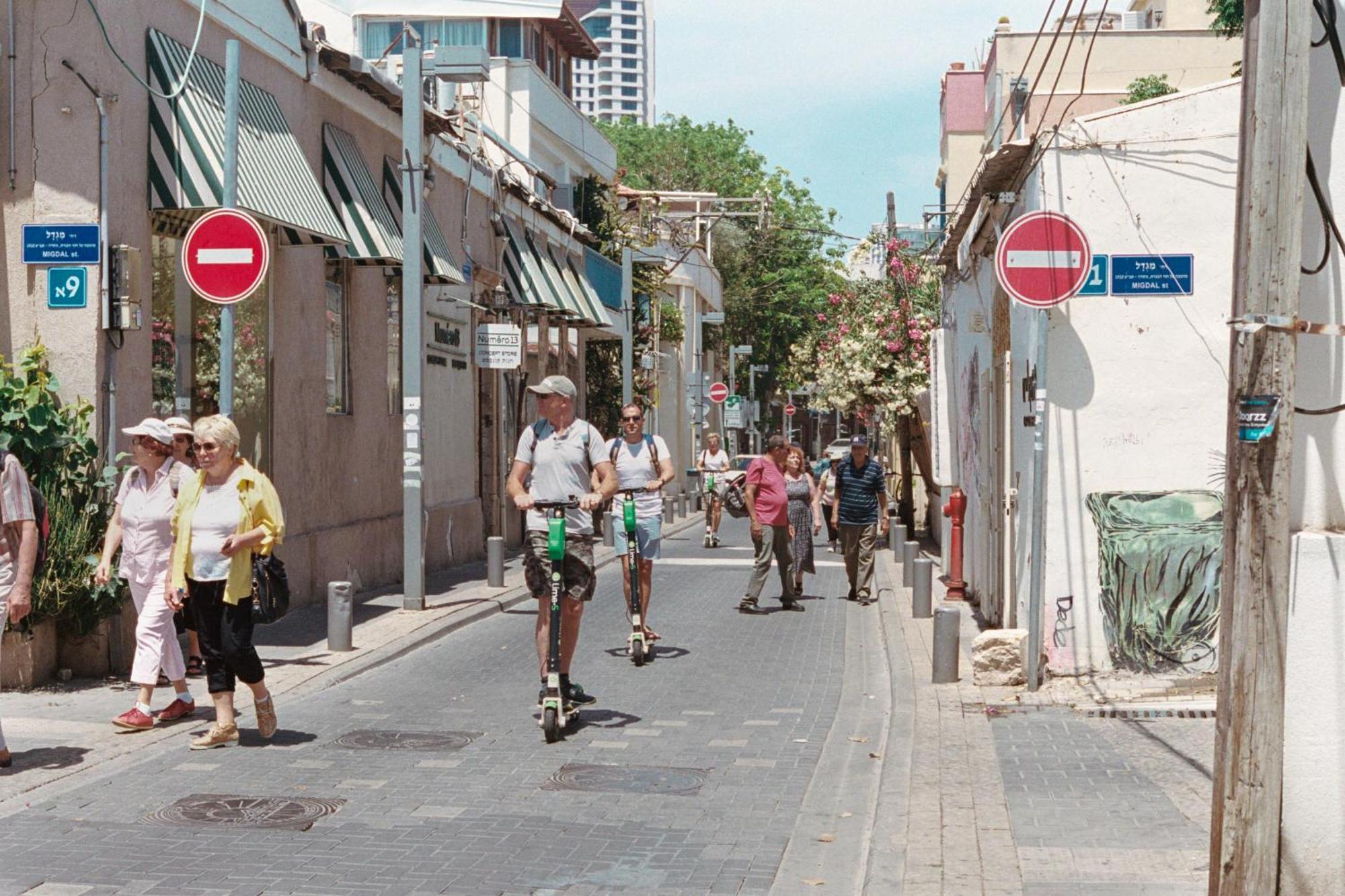 Wom Beach Pod Hotel - A Member Of Brown Hotels Tel Aviv Exteriör bild